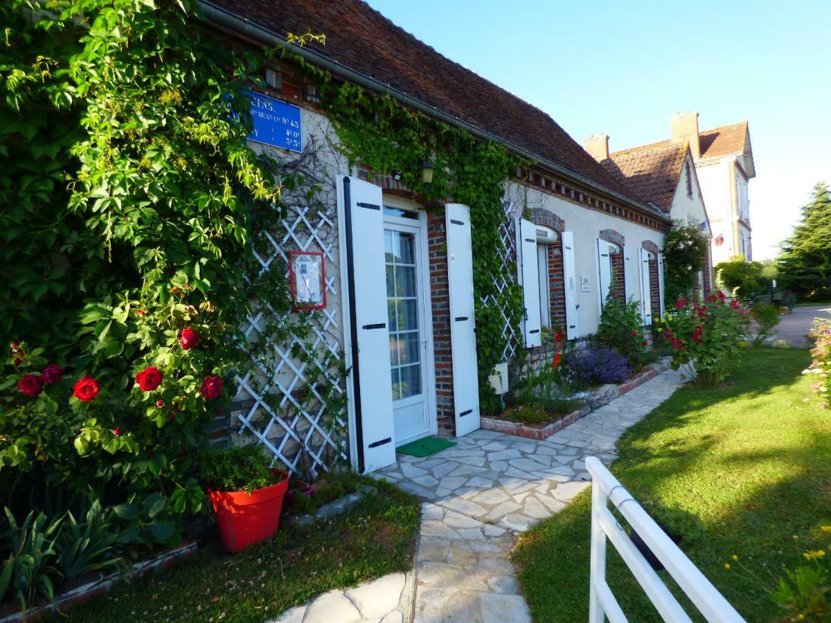 Chambres D'Hotes Les Muscaris Feins-en-Gatinais エクステリア 写真