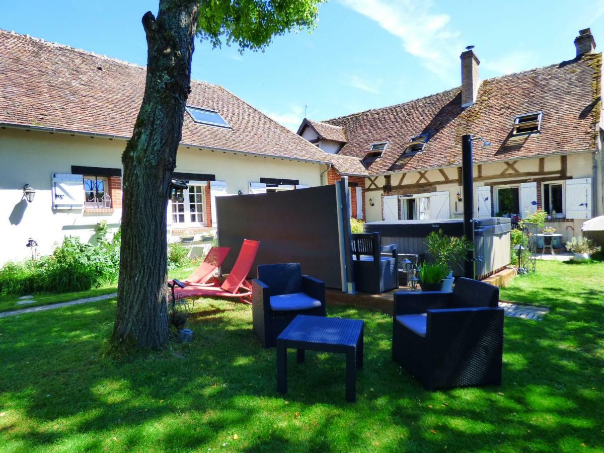 Chambres D'Hotes Les Muscaris Feins-en-Gatinais エクステリア 写真